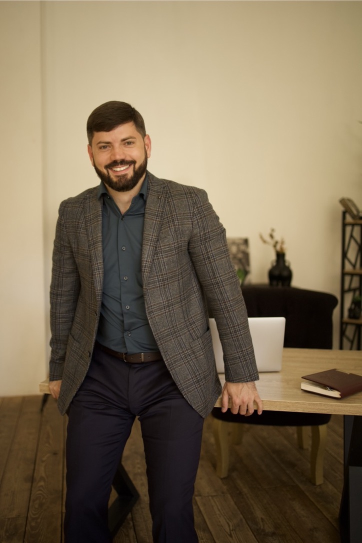 Адвокат з військових справ